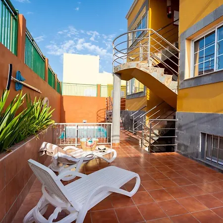 Inma Montana La Data Apartment